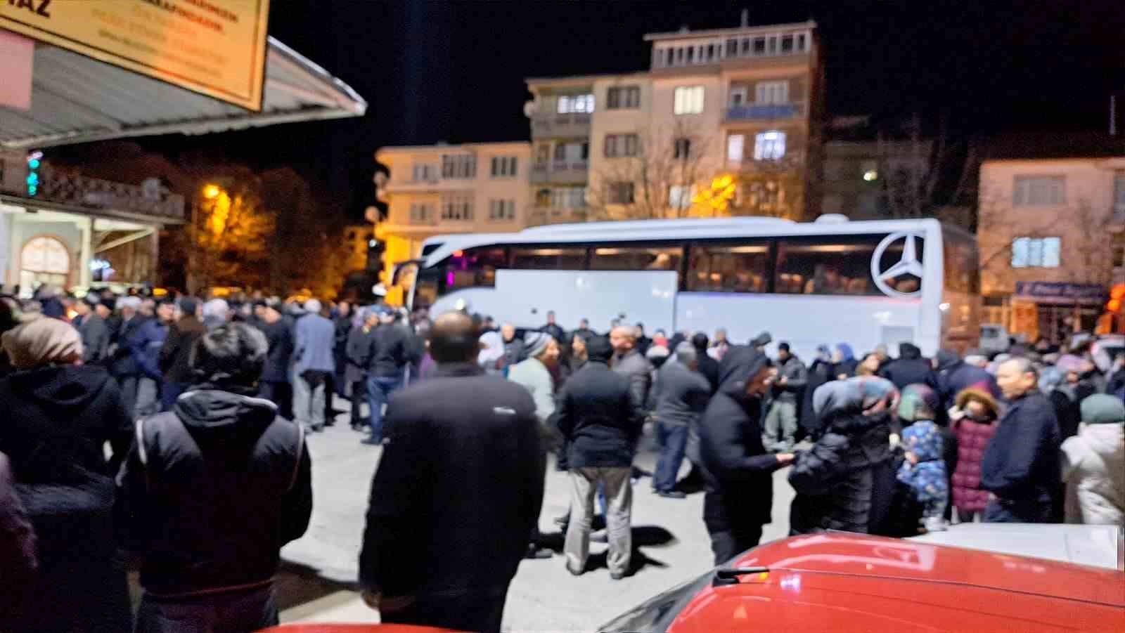 Simav&rsquo;da 34 kişilik umre kafilesi kutsal topraklara dualarla uğurlandı
