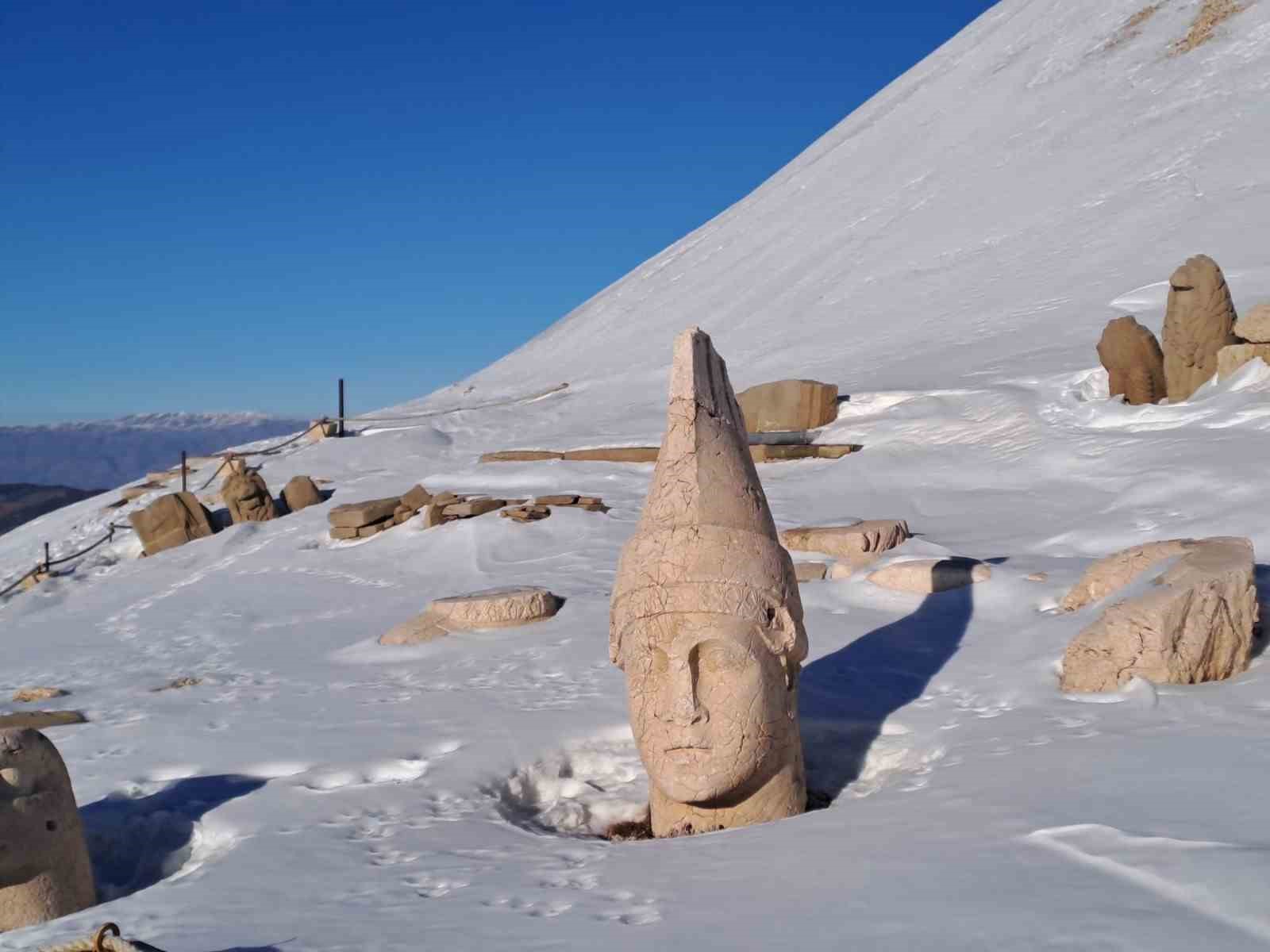Nemrut, kış turizmi ile yabancı turistlerin ilgisini &ccedil;ekiyor
