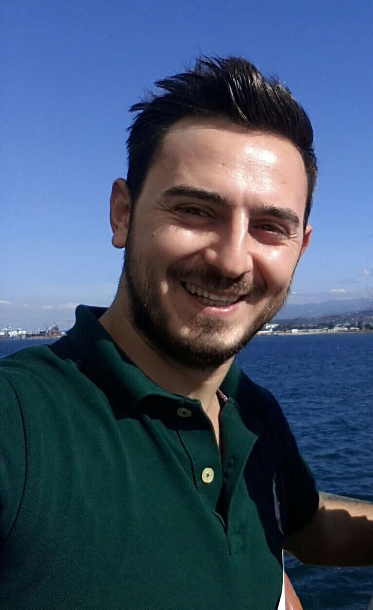 Husumetlileri tarafından &ouml;ld&uuml;r&uuml;ld&uuml;
