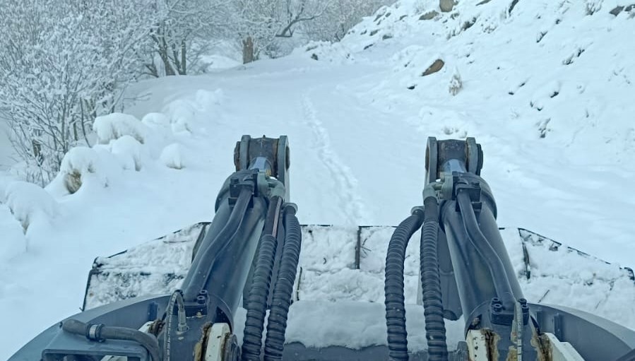 Hakkari’de 132 yerleşim yerinin yolu ulaşıma kapandı
