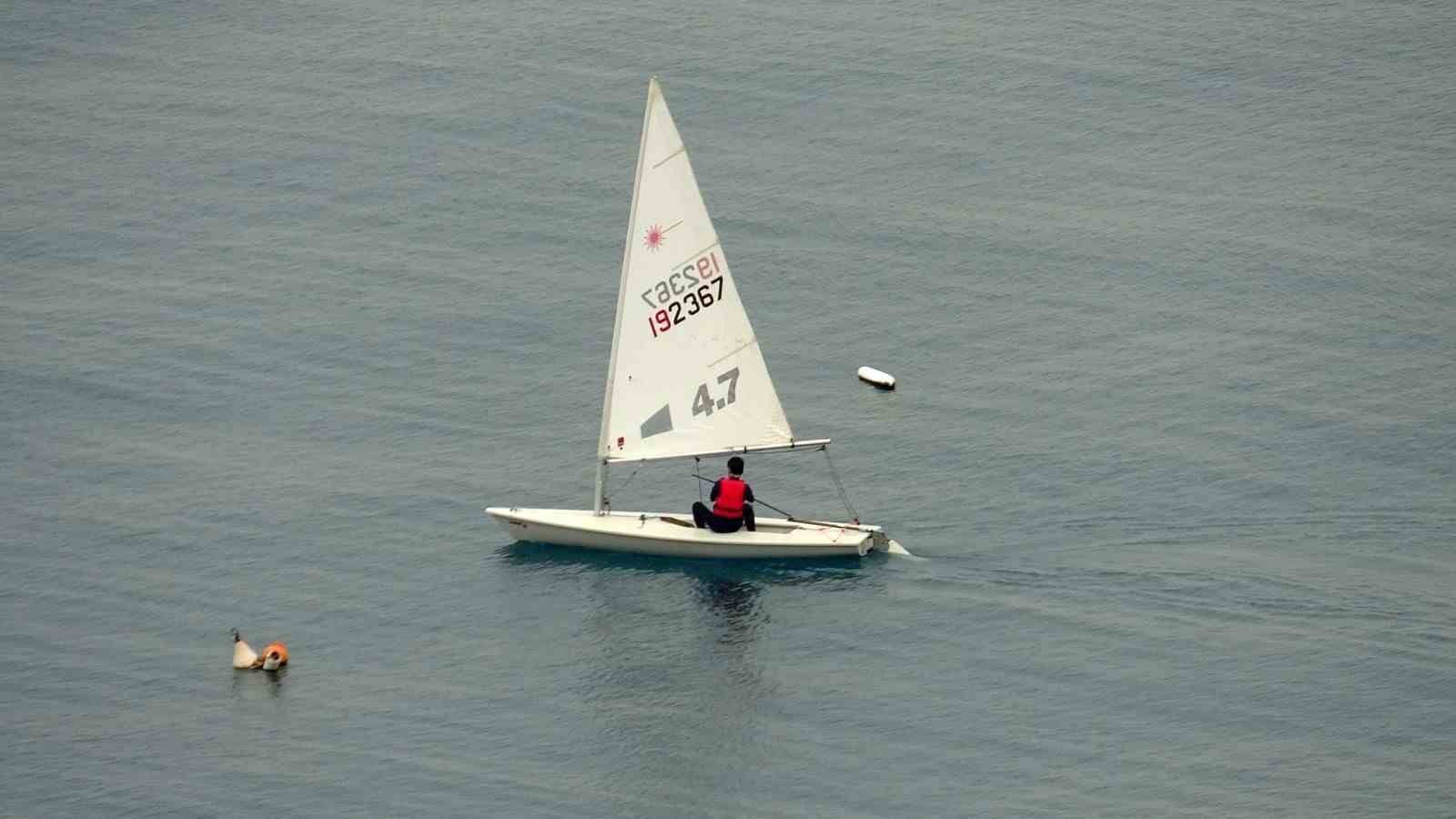 Antalya’da yağmur altında deniz keyfi
