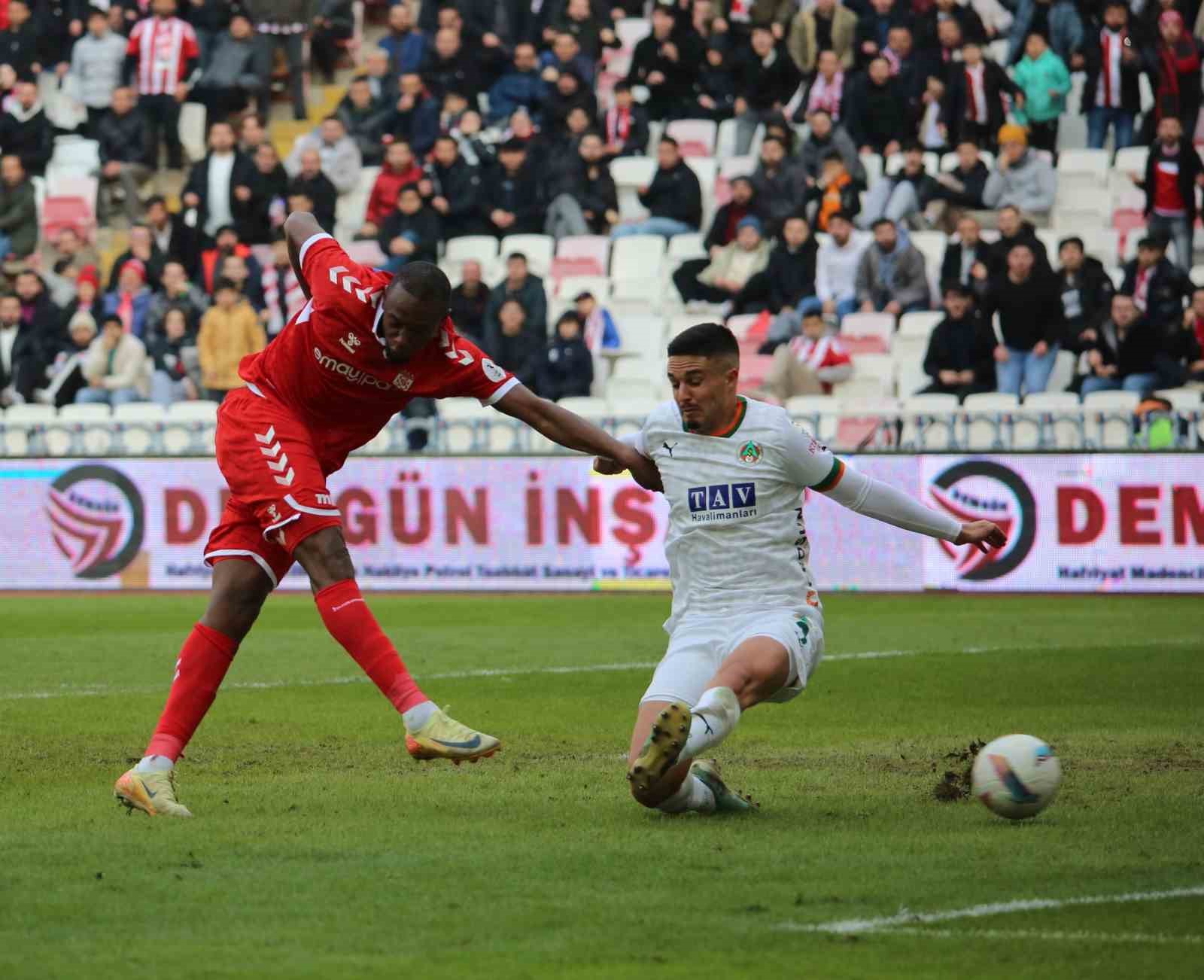 Trendyol Süper Lig: Sivasspor: 1 - Corendon Alanyaspor: 1 (Maç sonucu)