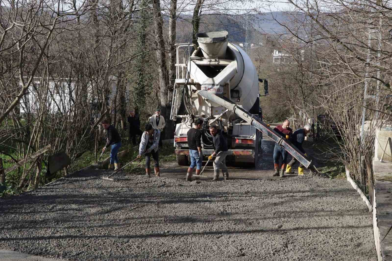 Ordu’da beton yol çalışmaları devam ediyor