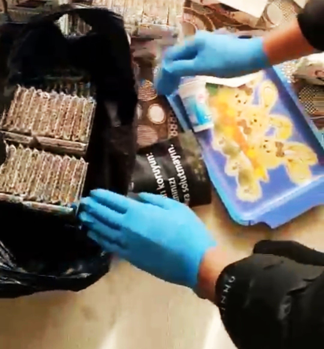 K&uuml;tahya&rsquo;da ka&ccedil;ak t&uuml;t&uuml;n operasyonu: 2 g&ouml;zaltı
