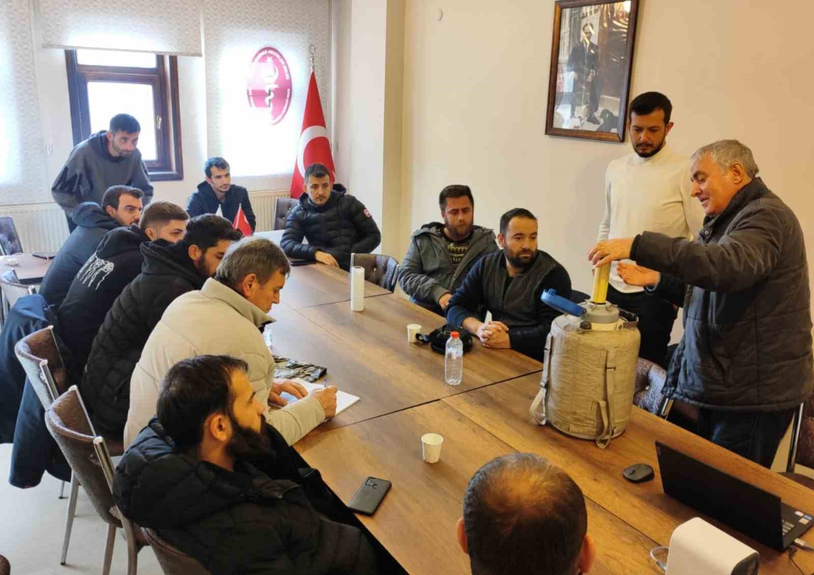 "İneklerde Rektovaginal Y&ouml;ntemle Suni Tohumlama" kursu tamamlandı

