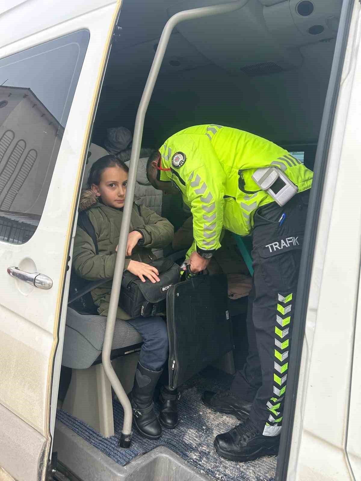 Polisten &ouml;ğrencilere bilgilendirme
