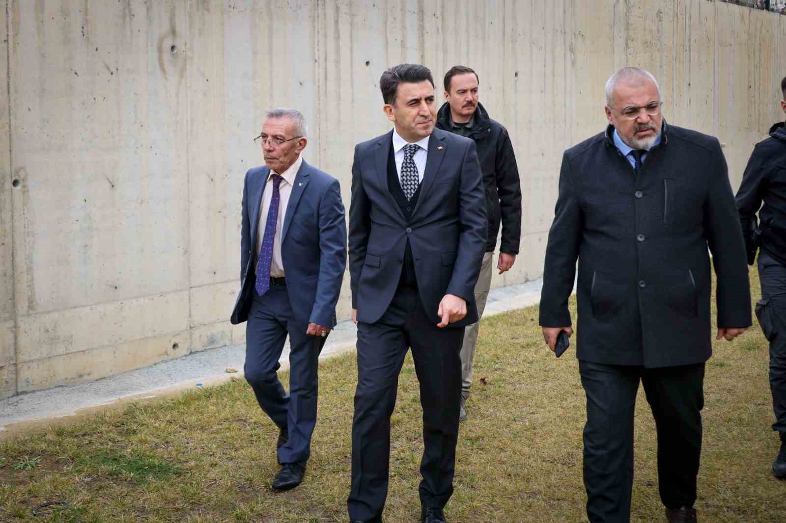 Bilecik Valisi Şefik Ayg&ouml;l, Hacı Bektaş-ı Veli K&uuml;lt&uuml;r Merkezi ve Cemevi&rsquo;ni ziyaret etti
