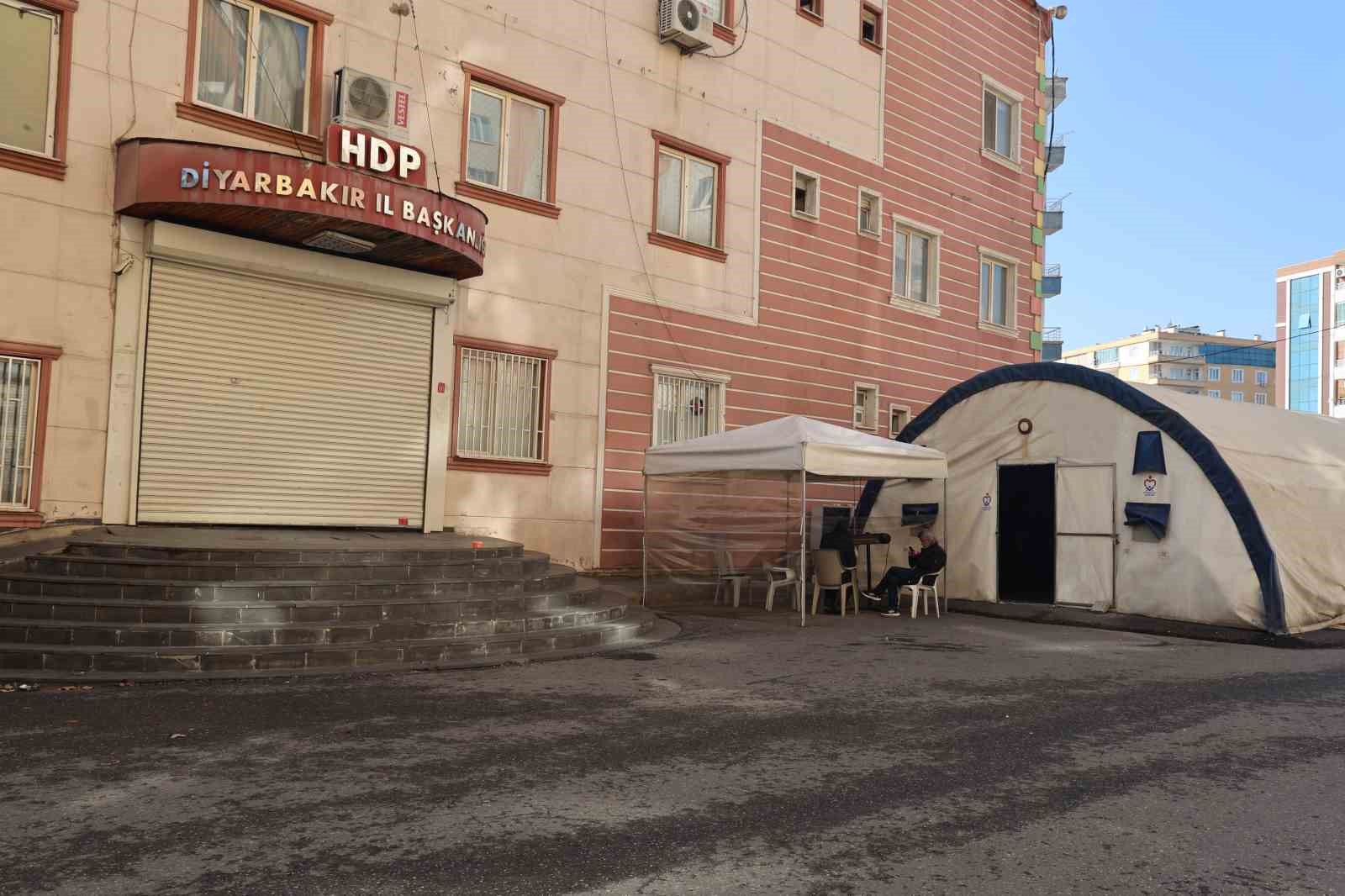 Diyarbakır annelerinden Mevlüde Üçdağ: "Suriye Esad’dan kurtuldu, siz de PKK’dan kurtulun gelin"