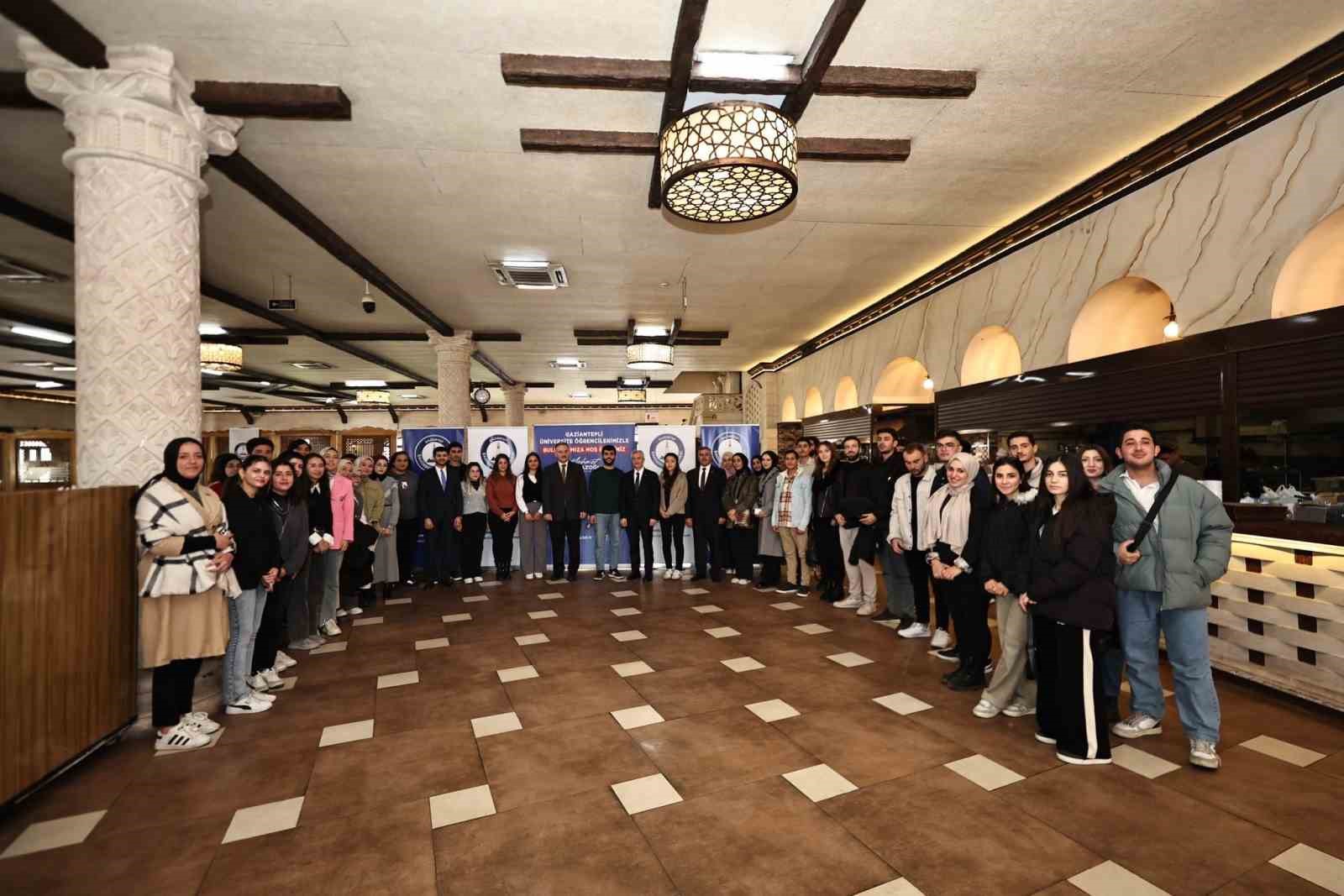 Başkan Tahmazoğlu İstanbul, Diyarbakır ve Şanlıurfa&rsquo;daki &ouml;ğrencilerle bir araya geldi
