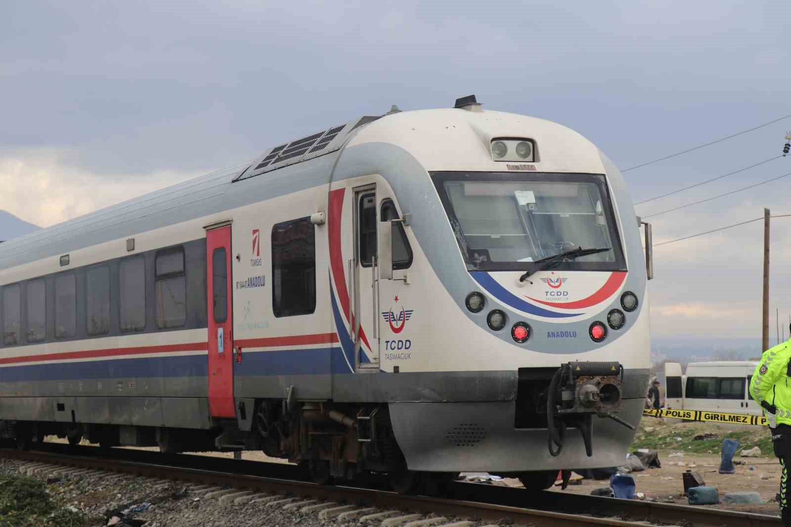 Denizli&rsquo;de trenin &ccedil;arptığı adam hayatını kaybetti
