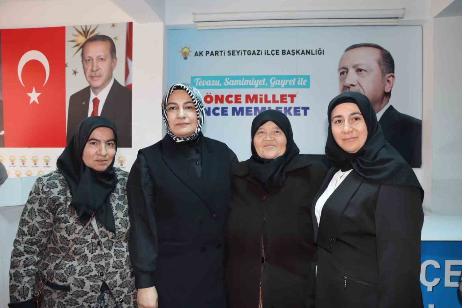 AK Parti Seyitgazi Kadın Kolları&rsquo;nda devir teslim t&ouml;reni
