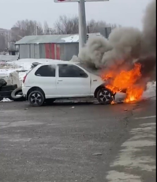 Muş&rsquo;ta otomobil alev alev yandı
