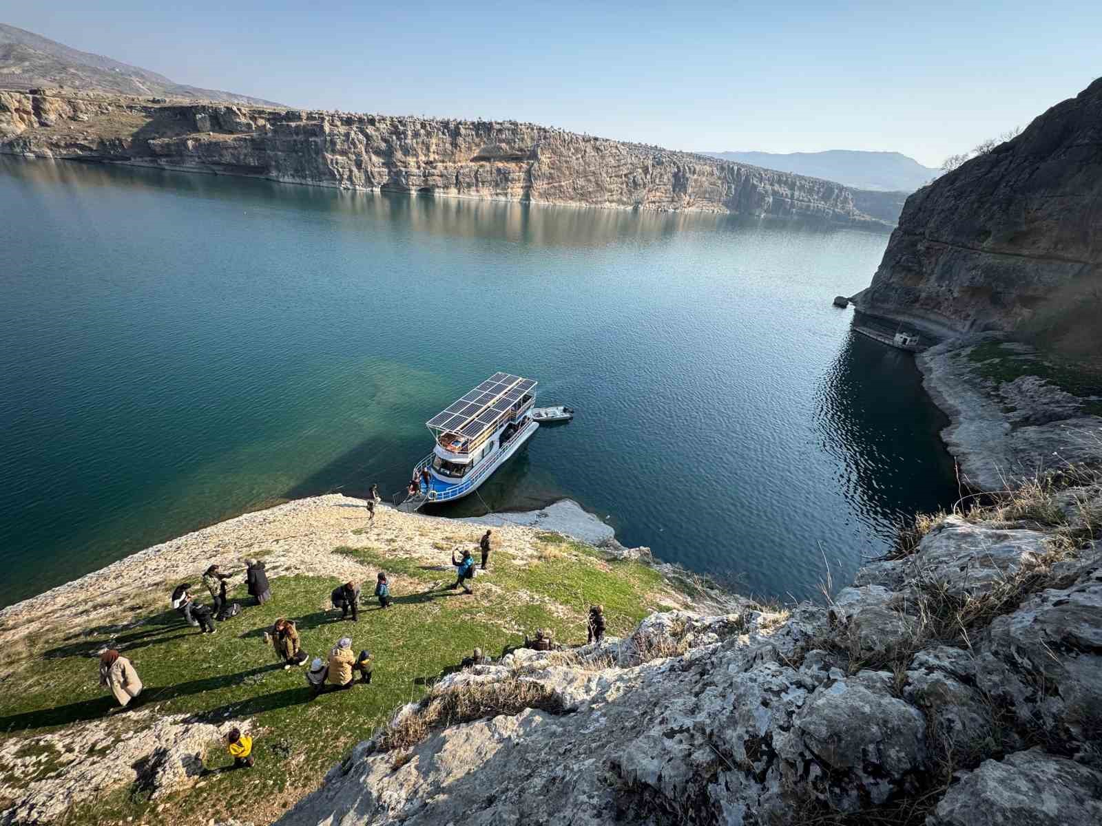 Gerger Kanyonları ziyaretçilerini ağırlıyor