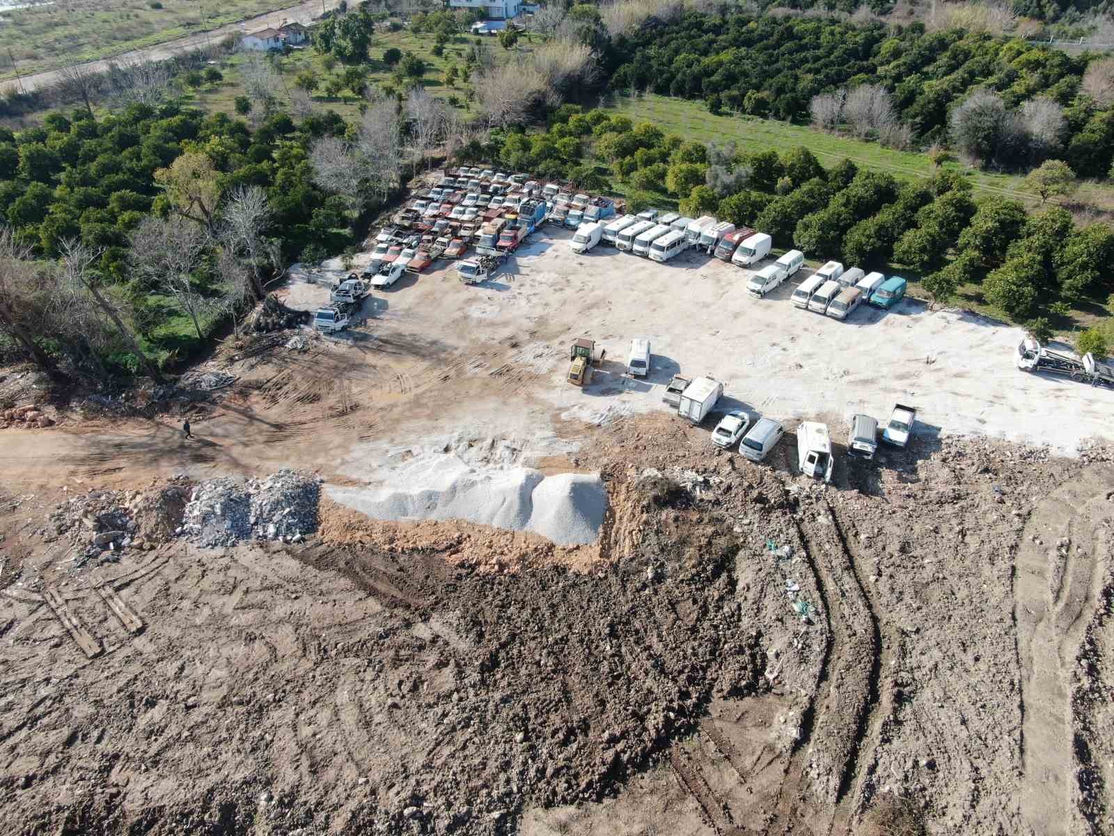 Milli servet otoparklarda çürümeye terk edildi, aralarında 21 yıldır bekleyen var
