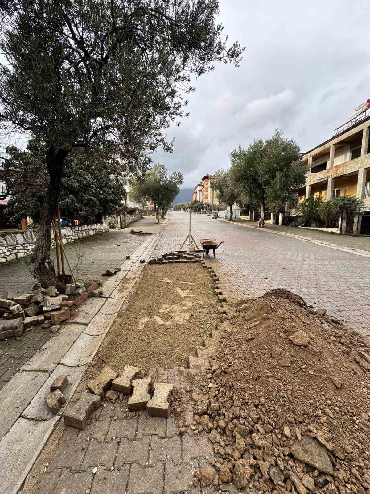 Karacasu’da yol bakım çalışmaları sürüyor
