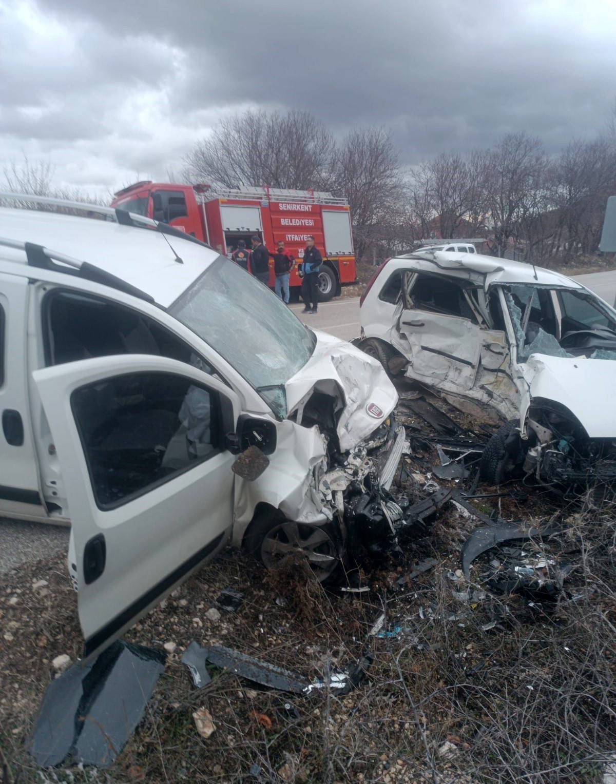 Isparta’da hafif ticari araçla çarpışan otomobilin sürücüsü hayatını kaybetti