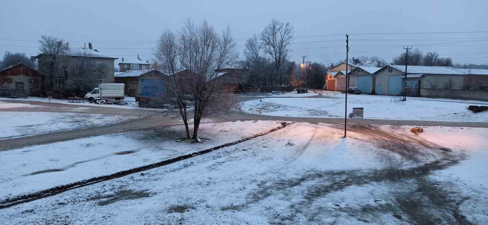 Kastamonu’nun yüksek kesimlerinde kar yağışı başladı
