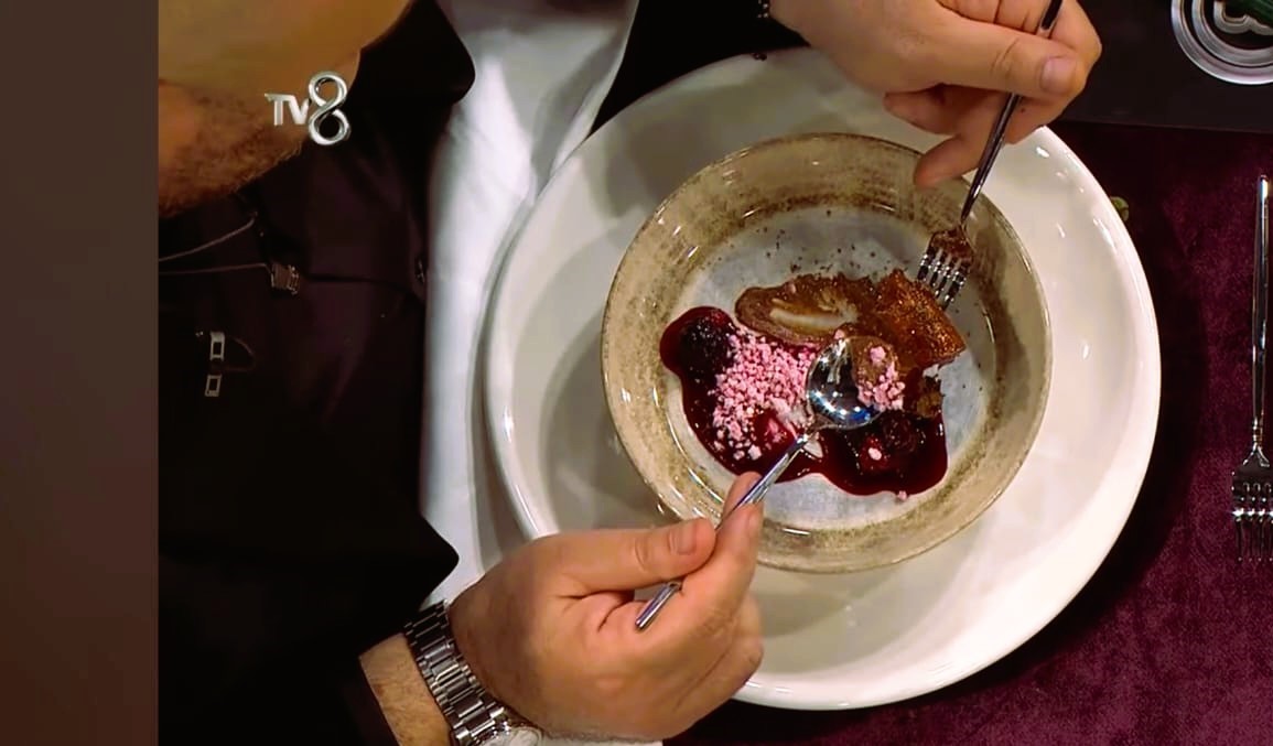 Denizli’nin meşhur biberi tatlı tabağında yerini aldı