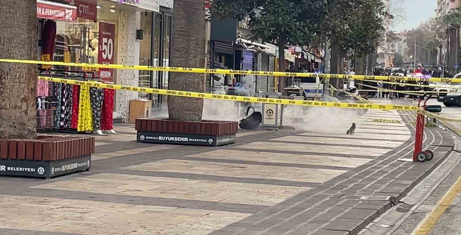 Eylem g&uuml;zergahına bırakılan sırt &ccedil;antası f&uuml;nyeyle patlatıldı
