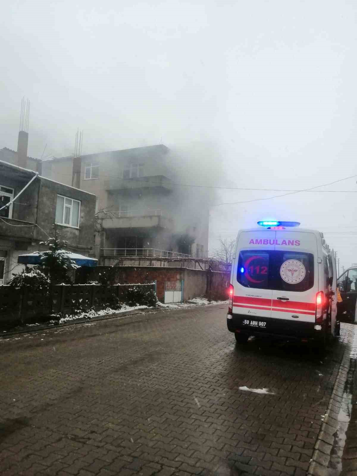 Tekirdağ&rsquo;da ev yangını
