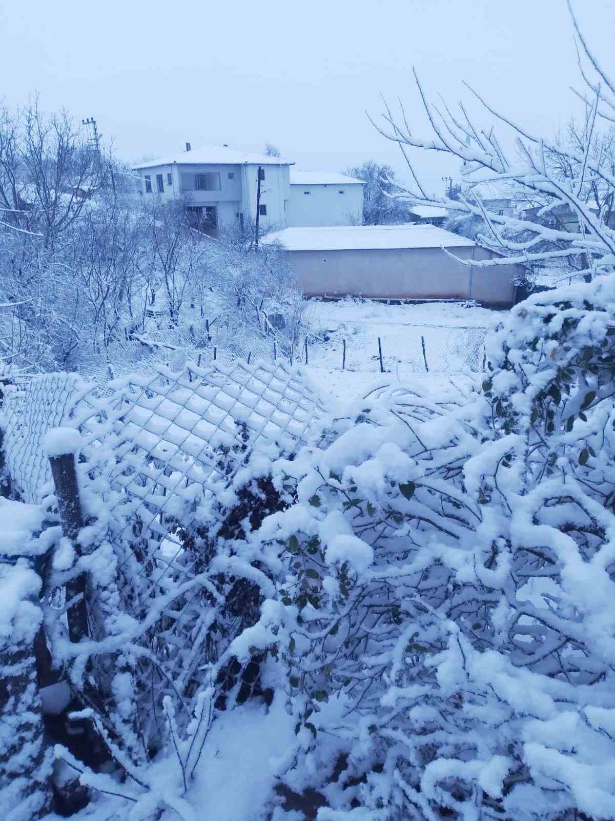Tekirdağ Hayrabolu&rsquo;da kar yağışı
