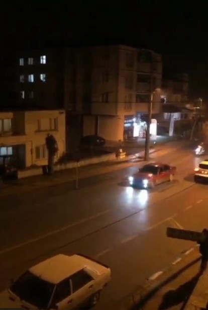 Zonguldak’ta otomobil sürücüsü drift atmak isterken kaza yaptı