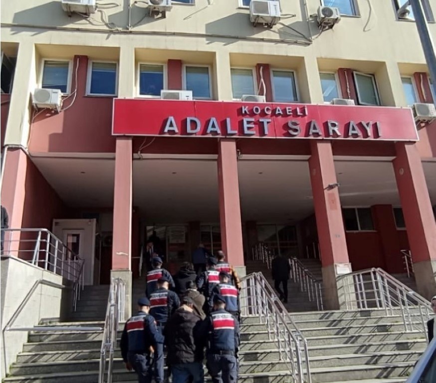 Kocaeli&rsquo;de ter&ouml;r &ouml;rg&uuml;t&uuml; DEAŞ operasyonu: 3 g&ouml;zaltı
