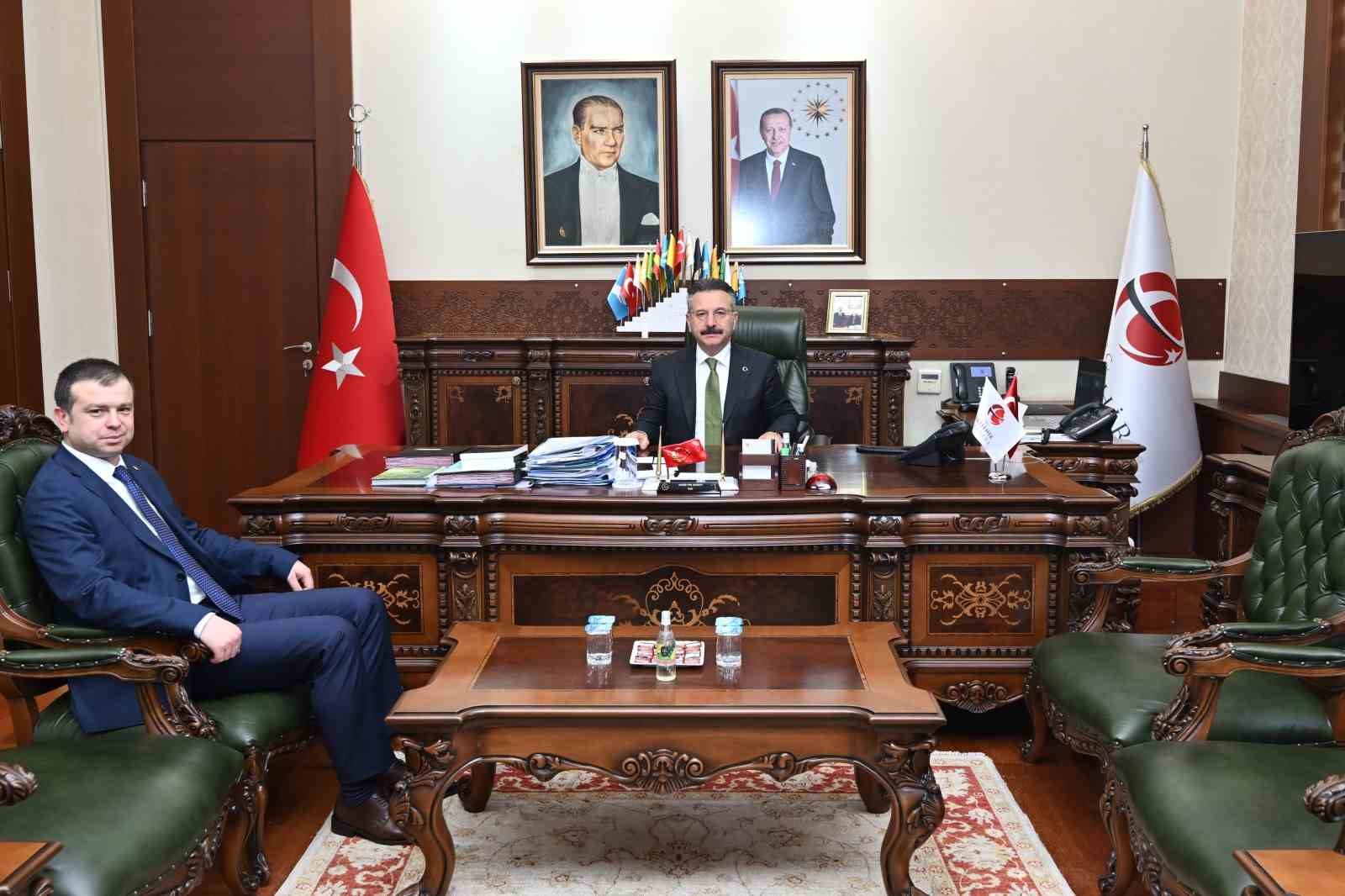 Yeni atanan Sanayi ve Teknoloji İl M&uuml;d&uuml;r&uuml; Uysal, Vali Aksoy&rsquo;u ziyaret etti
