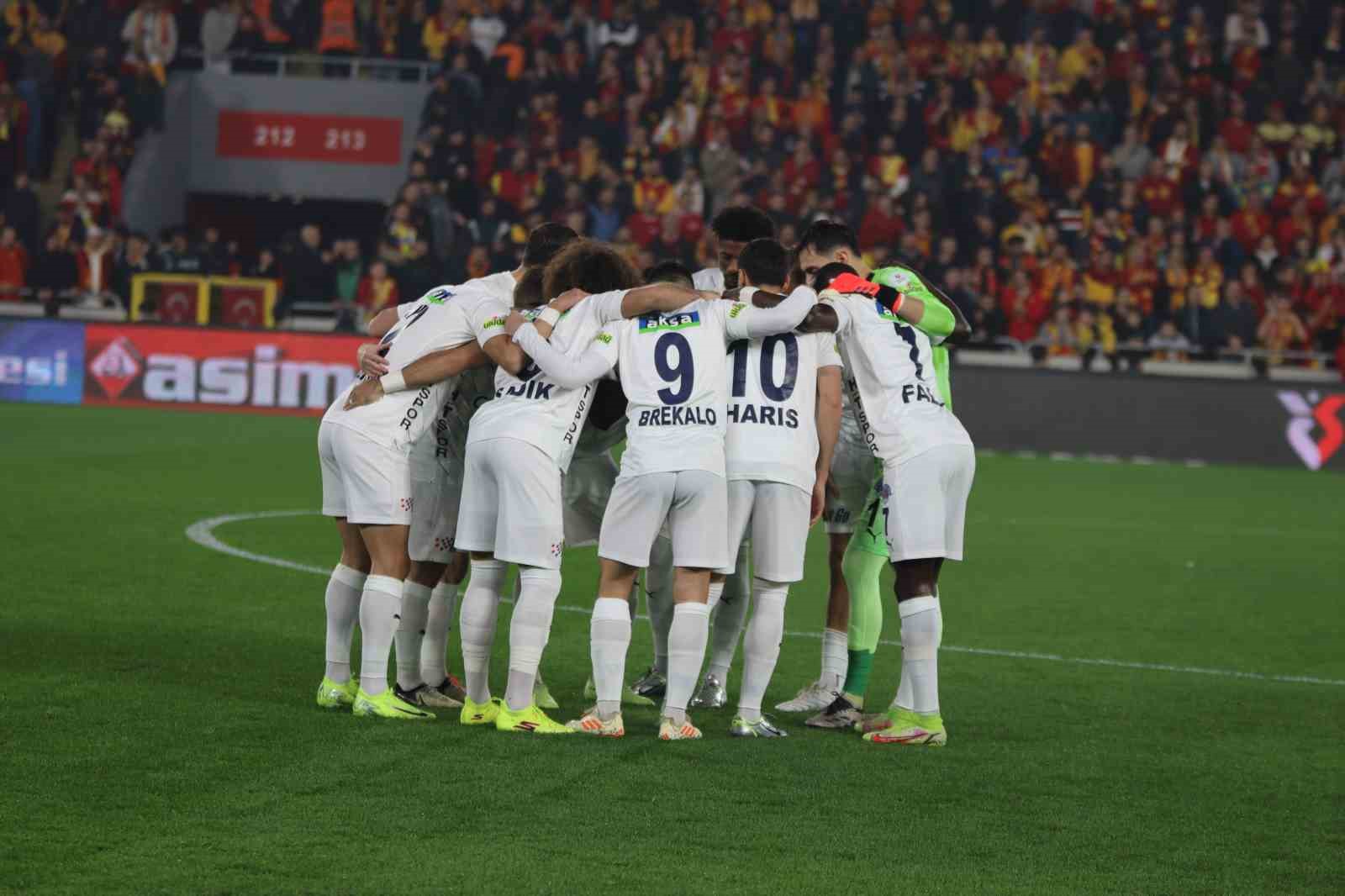 Trendyol Süper Lig: Göztepe: 1 - Kasımpaşa: 0 (İlk yarı)