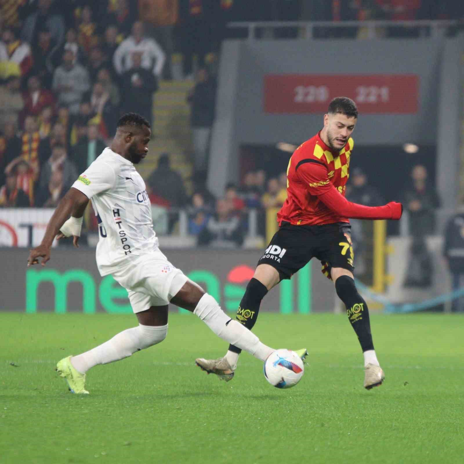 Trendyol Süper Lig: Göztepe: 1 - Kasımpaşa: 0 (İlk yarı)
