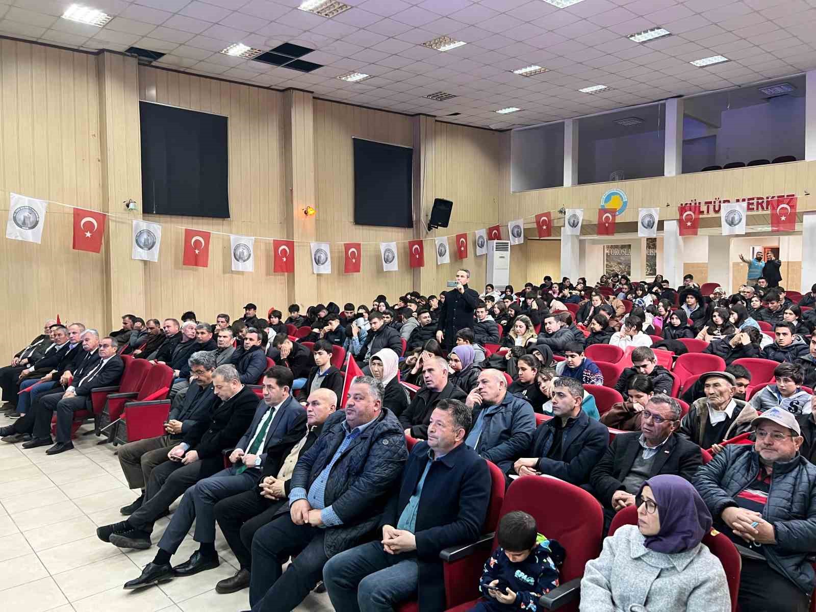Feke&rsquo;de Karacaoğlan gen&ccedil;lere aktarıldı
