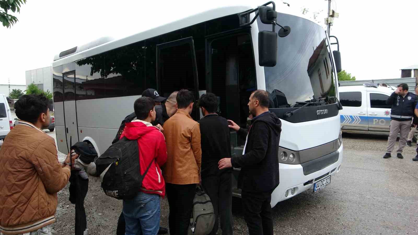 Malatya’da vize ihlali yapan 3 göçmen yakalandı