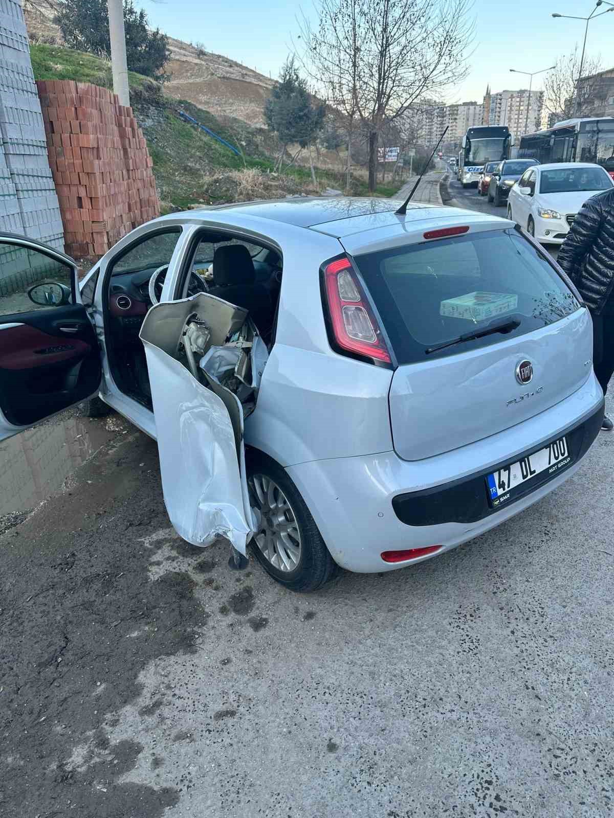 Mardin’de otomobiller çarpıştı