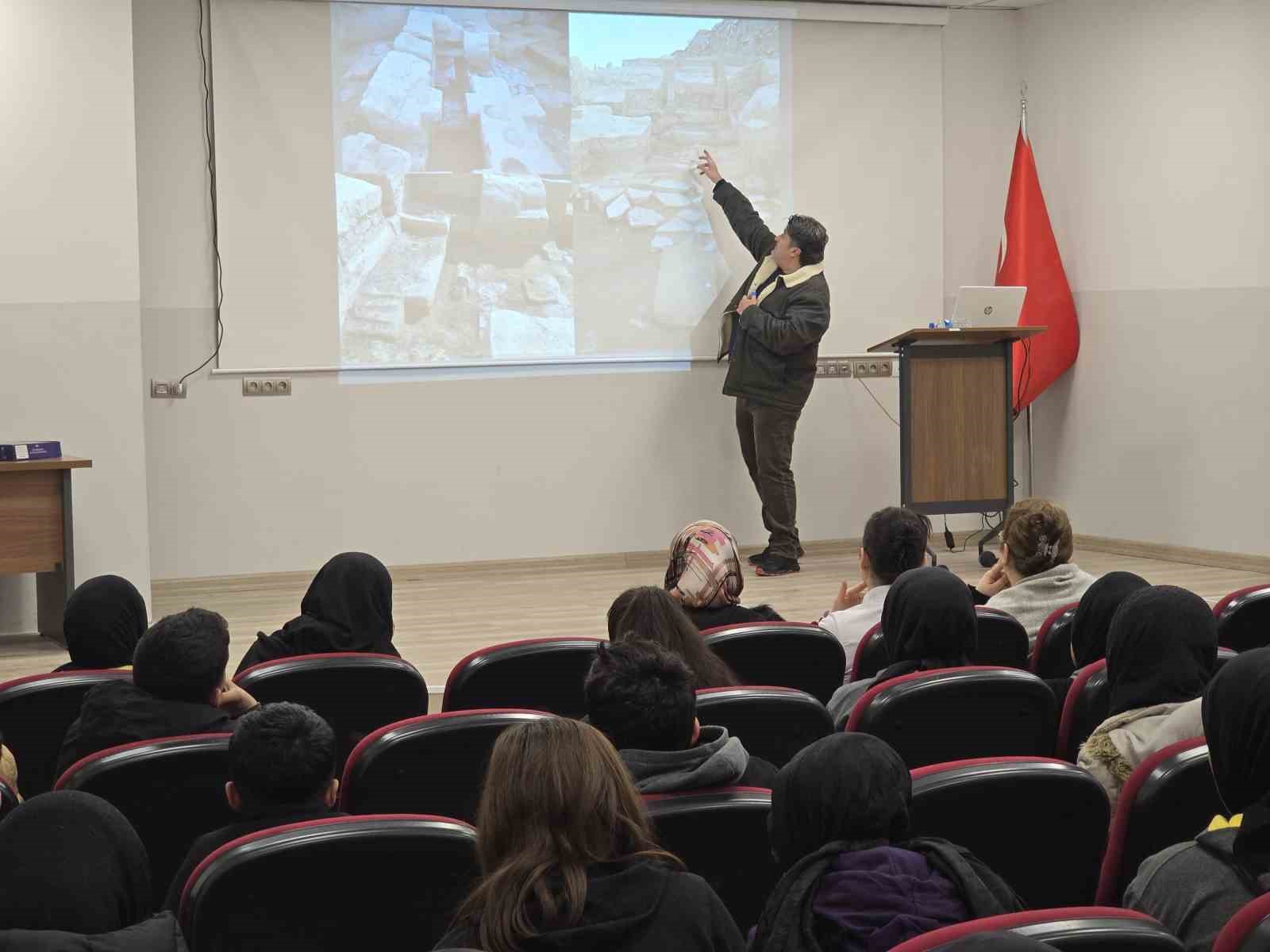 Arslantepe’nin tarihi yolculuğu öğrencilerle buluşuyor