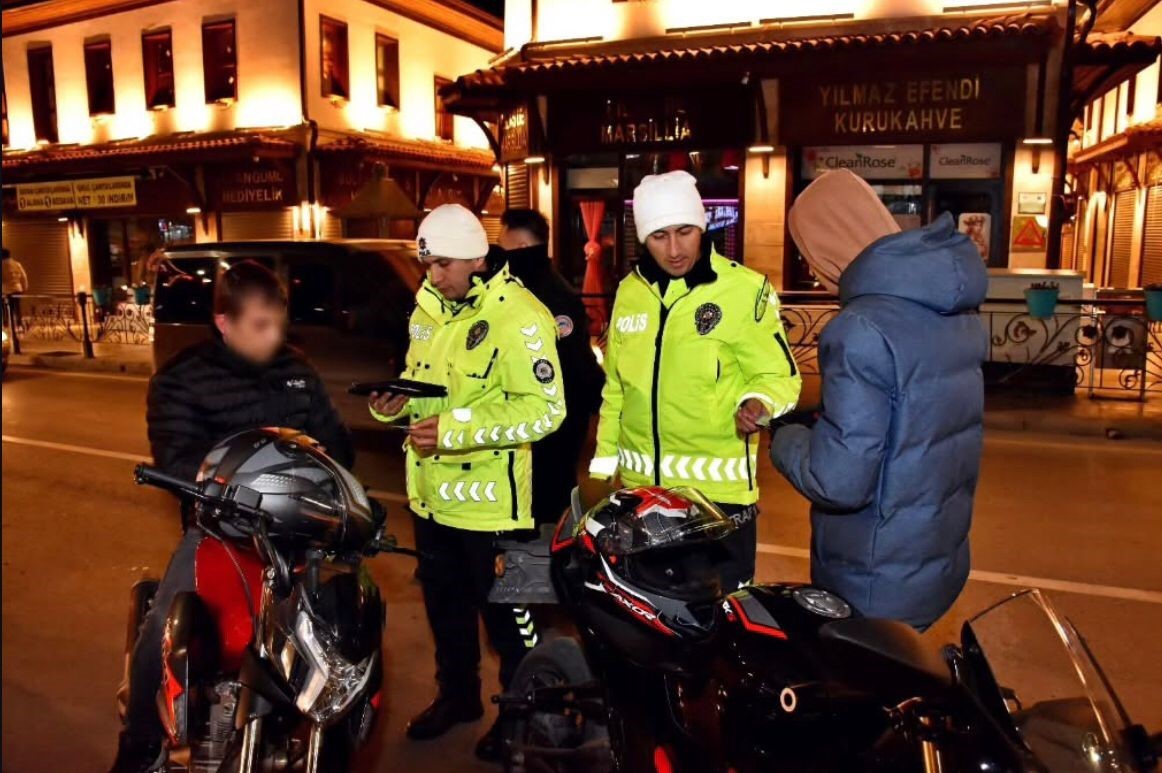 Isparta’da son 24 saatte toplam 20 araç trafikten men edildi
