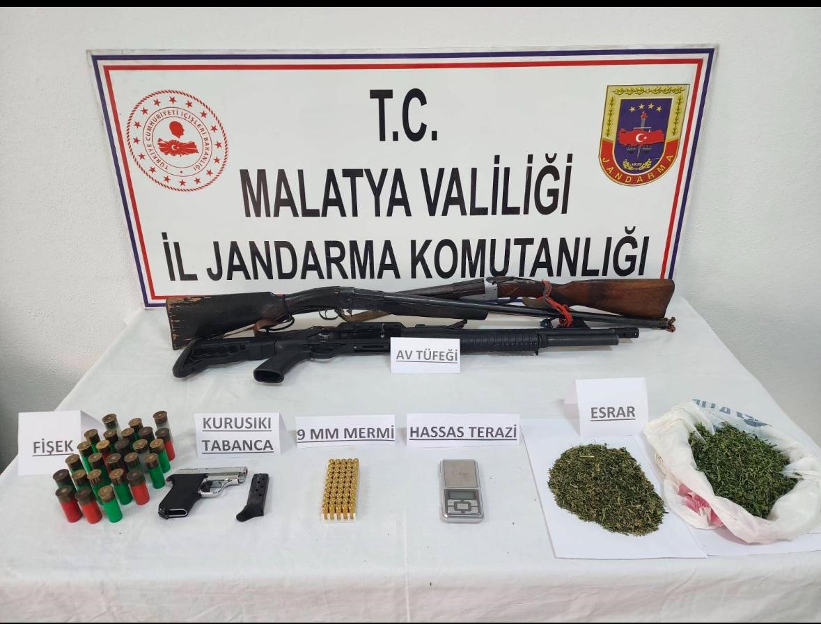 Malatya’da uyuşturucu madde ve kaçak silah operasyonu