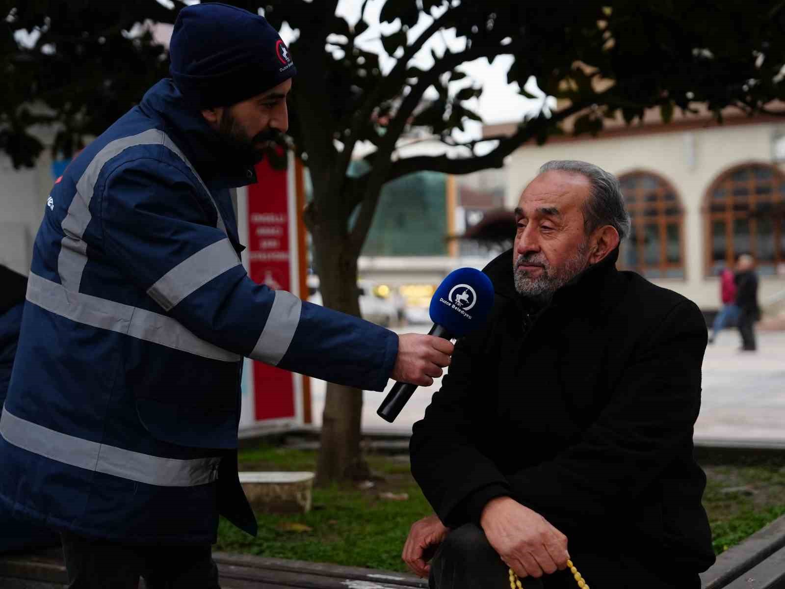 Düzce’de temizlik personeli vatandaşa sordu: "Çöpünüzü nereye atıyorsunuz?"
