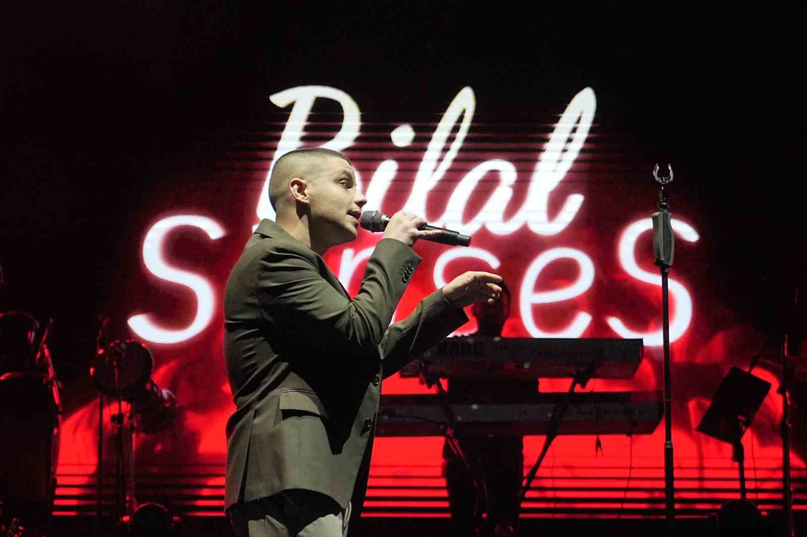 Bursa&rsquo;da müzik festivali: Geliri şehit aileleri, gazi ve depremzedelere bağışlandı