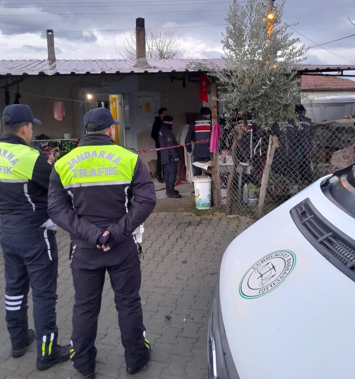 Yaşlı adam iki yerinden vurulmuş halde &ouml;l&uuml; olarak bulundu
