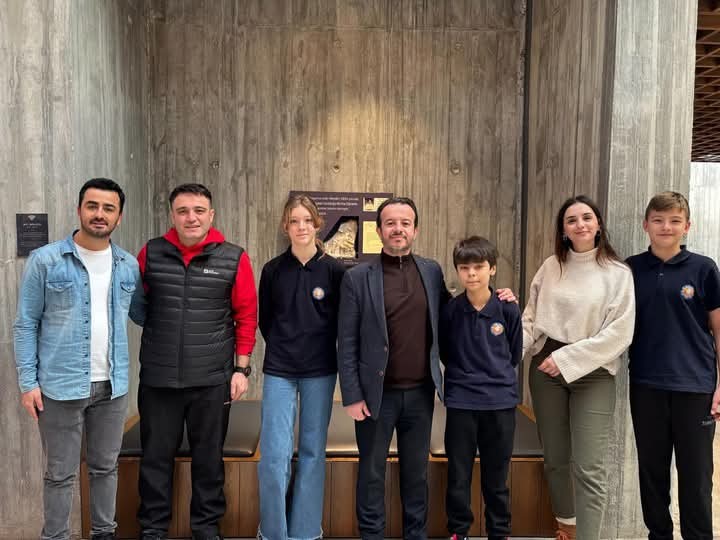 Doğu Roma İmparatorluğu D&ouml;nemi&rsquo;ne ait bulduğu sikkeyi m&uuml;zeye bağışladı
