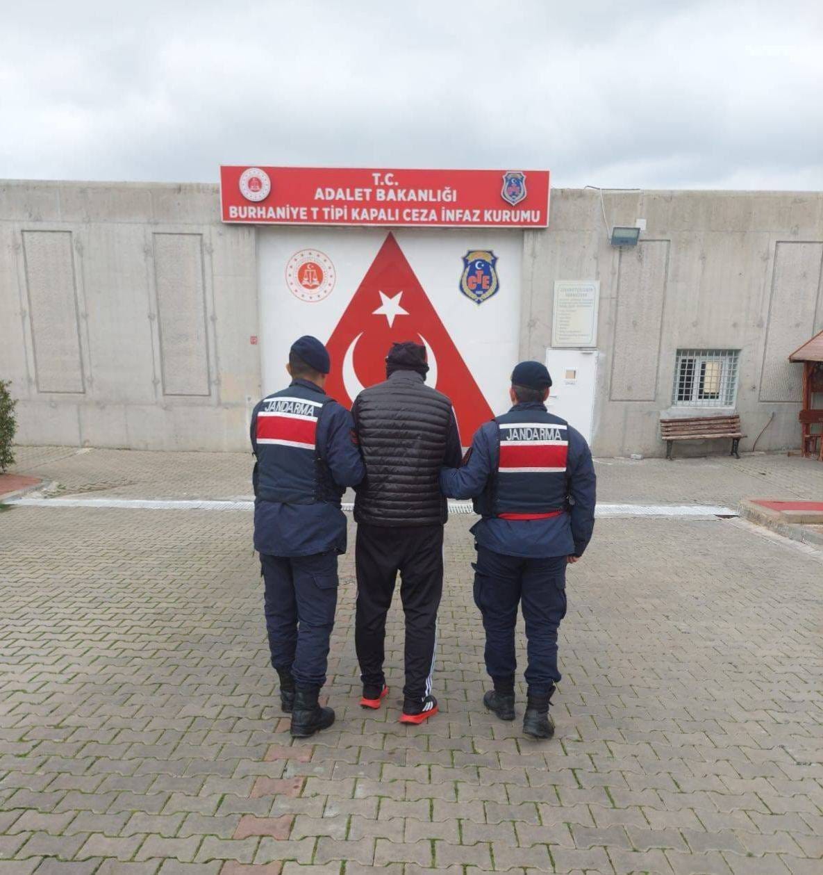 Edremit&rsquo;te uyuşturucu operasyonu: 1 kişi tutuklandı
