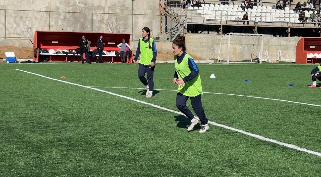 G&uuml;rcistanlı Maiko Bebia, Y&uuml;ksekovaspor&rsquo;a transfer oldu
