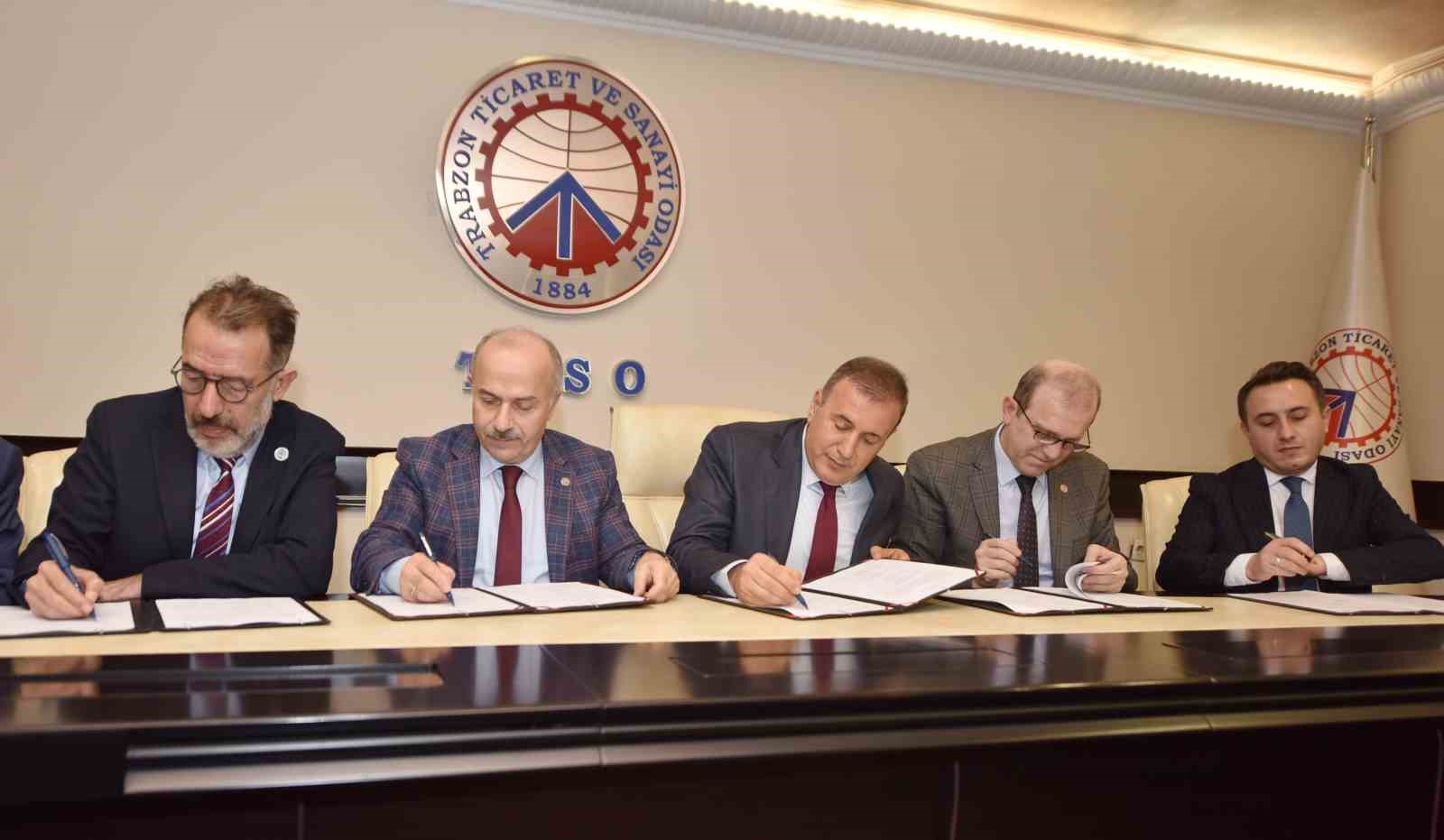 Tarımda Kadın Eli Projesi i&ccedil;in hareket ge&ccedil;tiler
