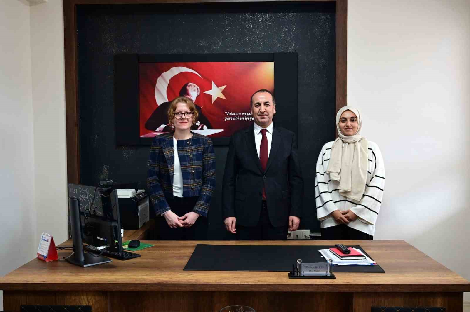 Uşak’ta ‘Okulumda Sağlıklı Besleniyorum’ projesi meyve şenliği etkinliği yapıldı