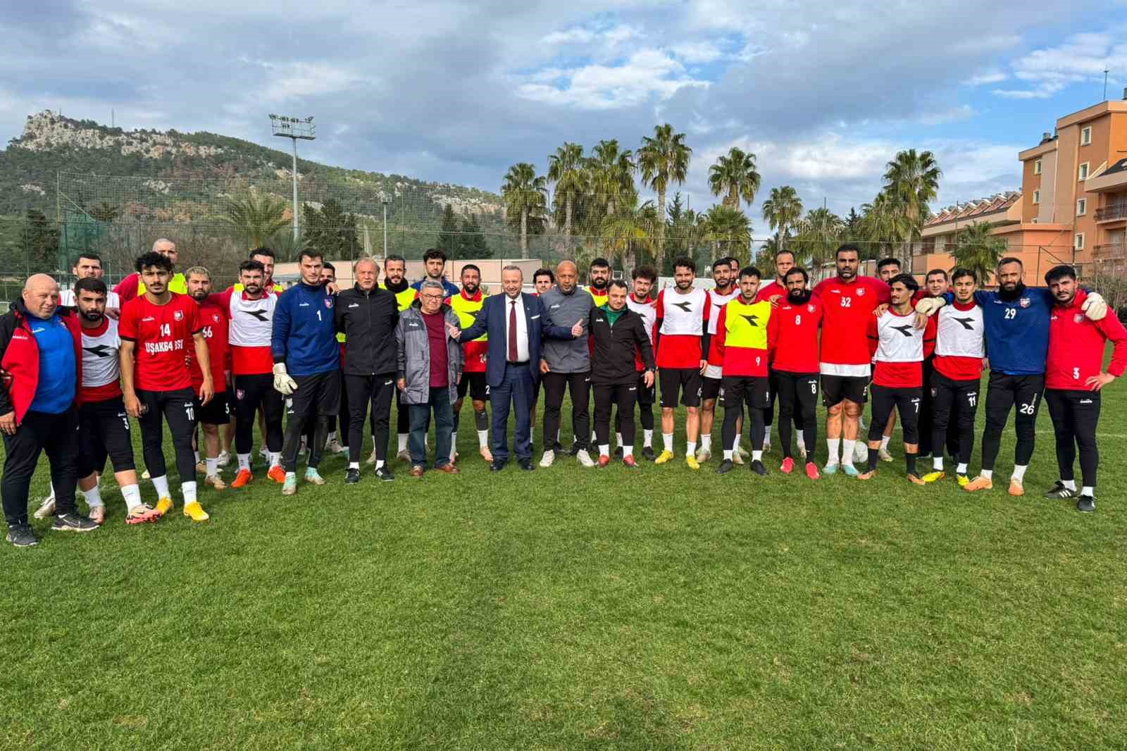 Başkan Yalım, Uşakspor&rsquo;u ziyaret etti
