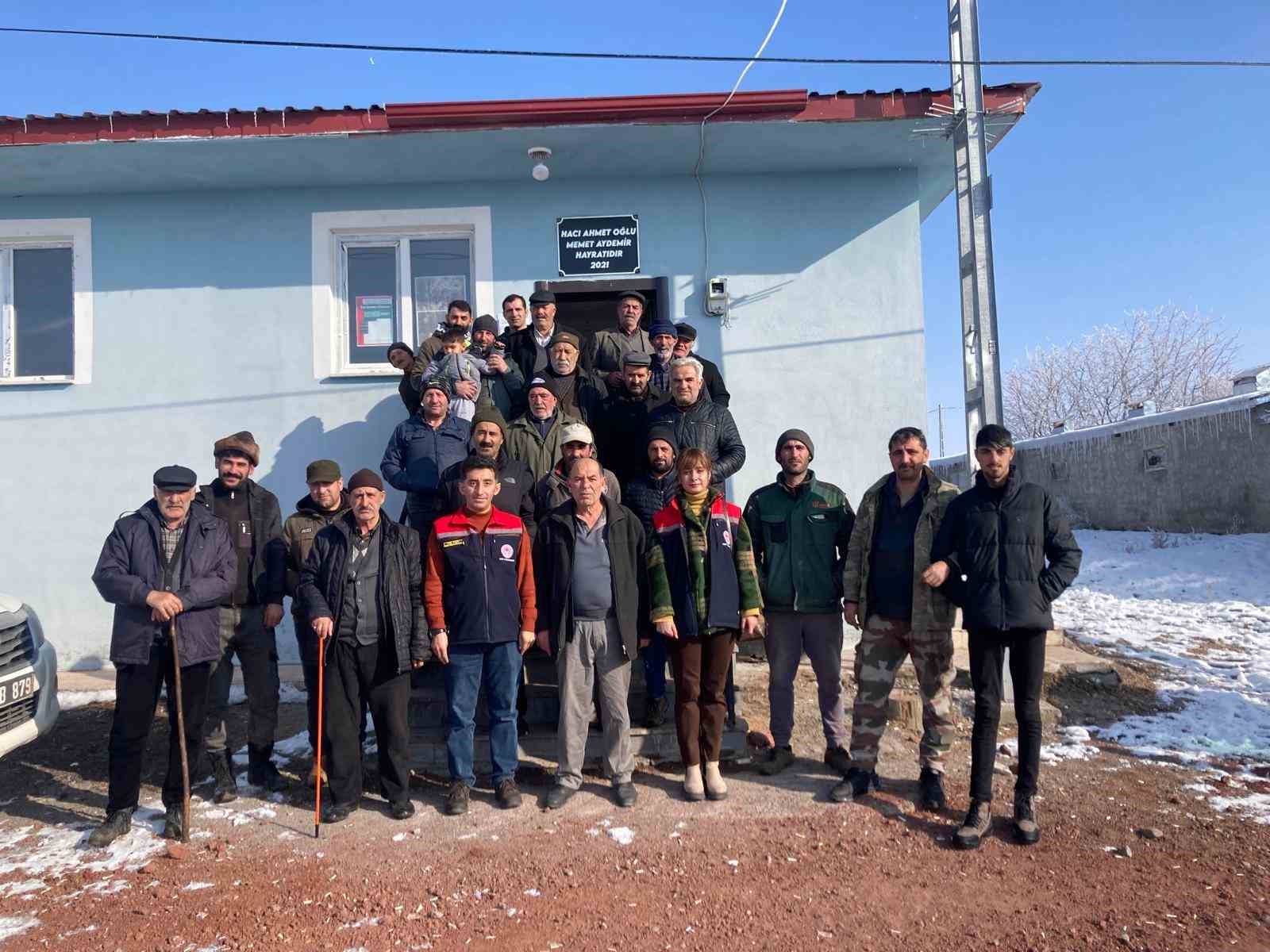 Kars&rsquo;ta tarla faresiyle m&uuml;cadele eğitimi d&uuml;zenlendi
