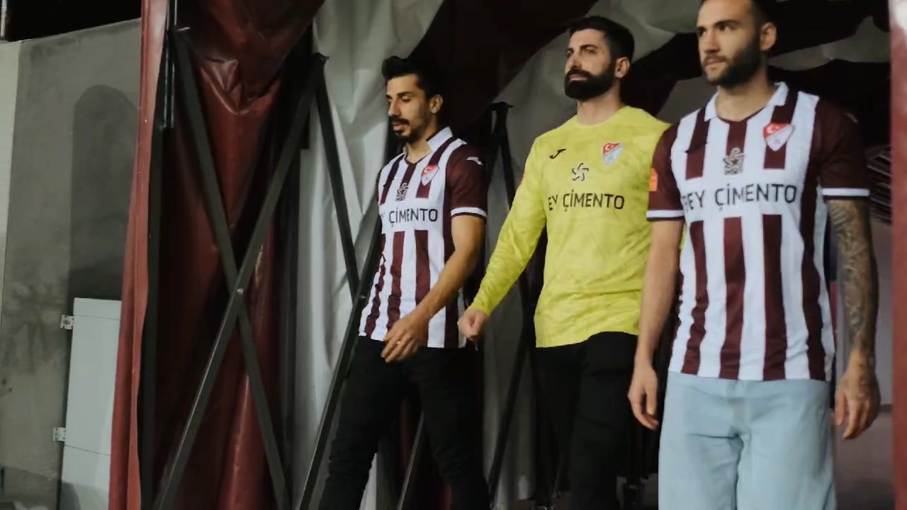 Elazığspor transferleri Squid Game ve asırlık k&uuml;rs&uuml;başı ile a&ccedil;ıkladı
