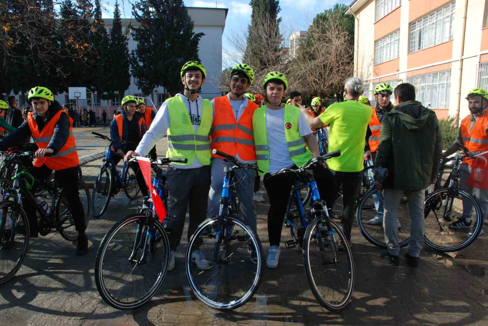 Çevre bilinci ve sağlıklı yaşam için pedal çevirdiler
