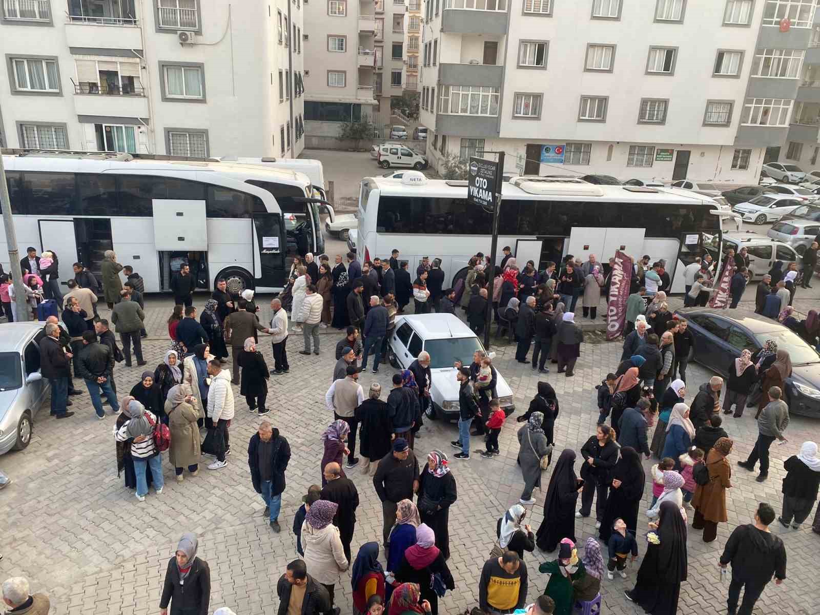 Osmaniye’de 215 kişilik umre kafilesi kutsal topraklara dualarla uğurlandı