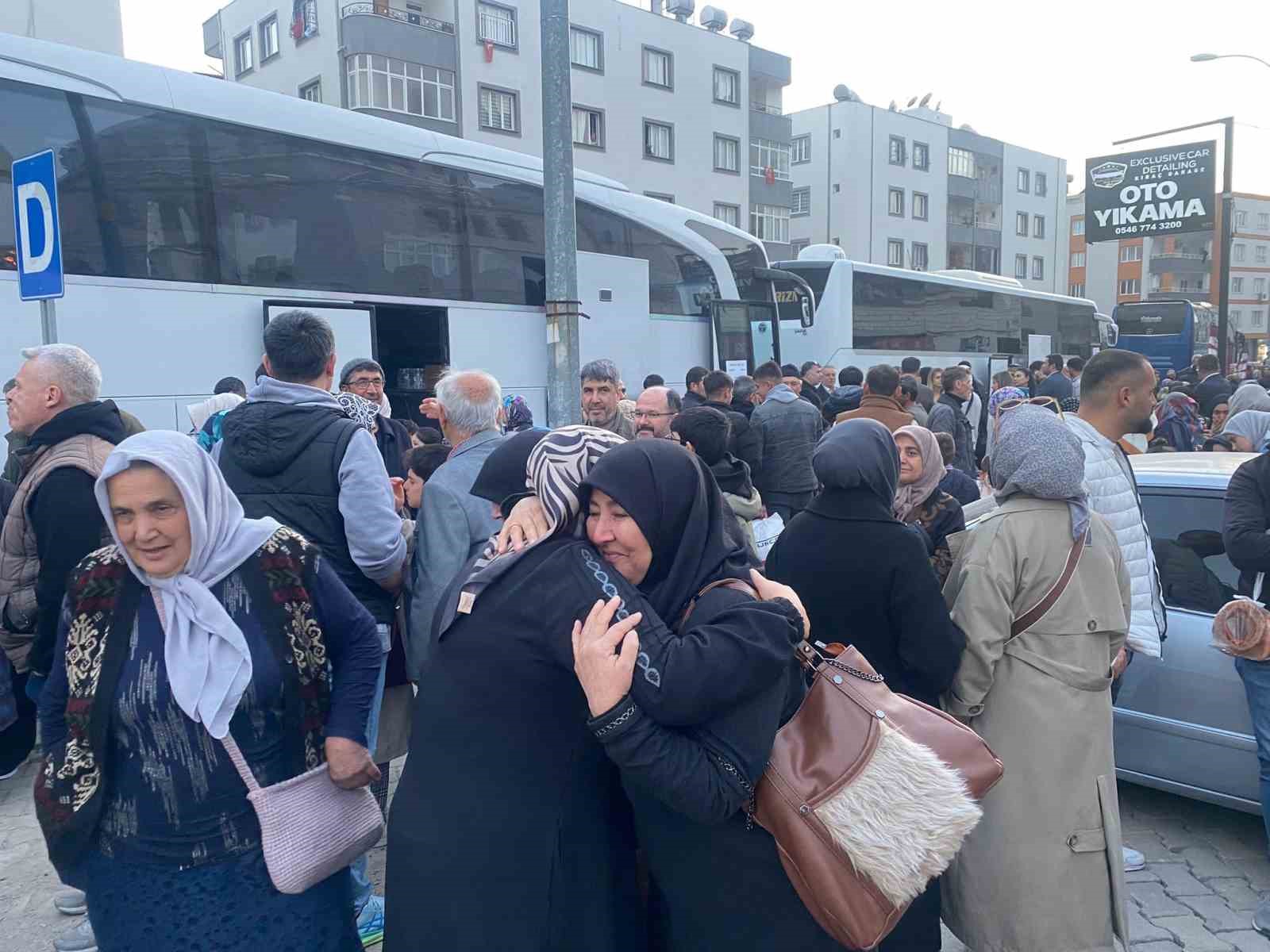 Osmaniye’de 215 kişilik umre kafilesi kutsal topraklara dualarla uğurlandı
